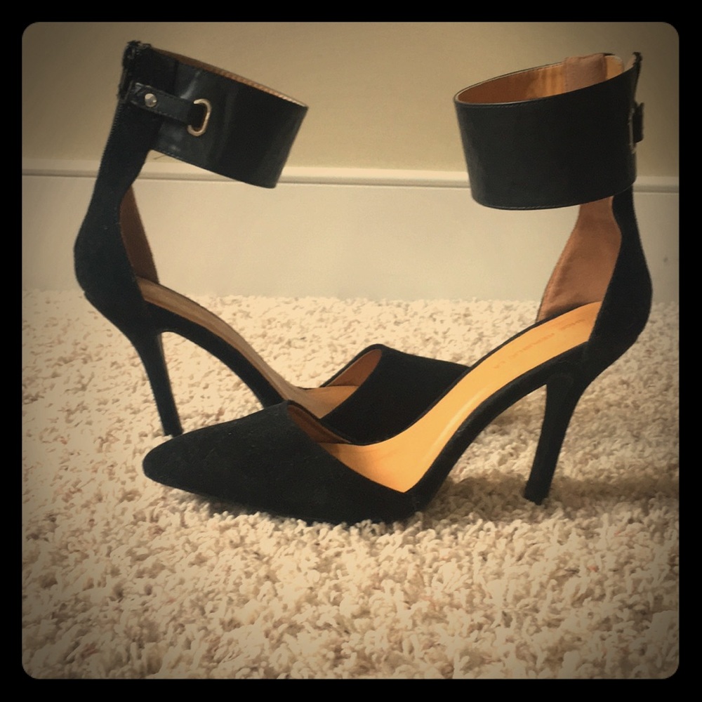 💜Black ankle high heels NWOT